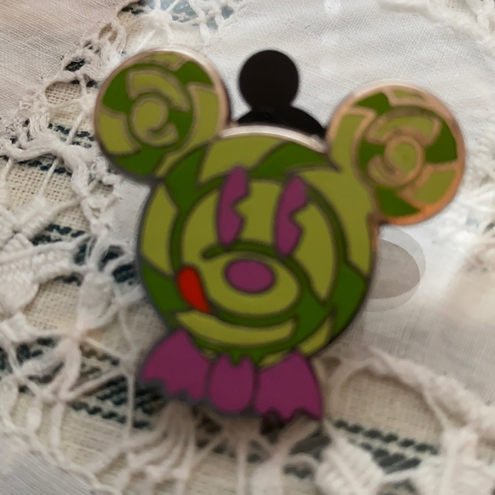 Authentic Mickey mouse Halloween pin